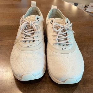 Nike Air Max Theas Beige size - 6.5 (beige)